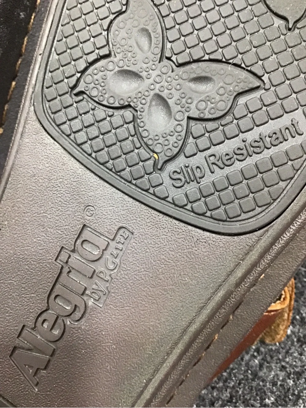 Alegria Carina Brown Leather Thong wedge Sandals Decorative Medallion 39
